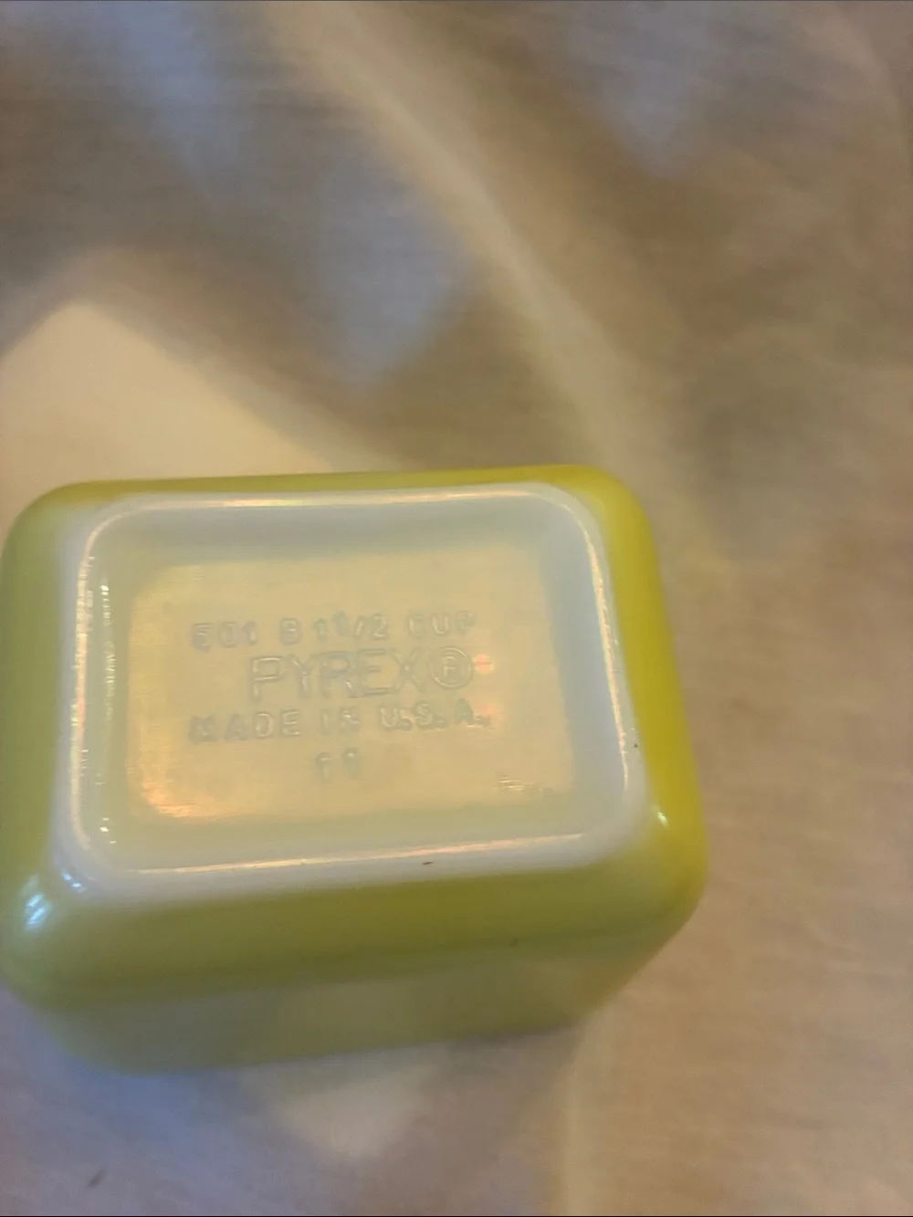 Vintage Pyrex Yellow one and a half cups refrigerator Dish